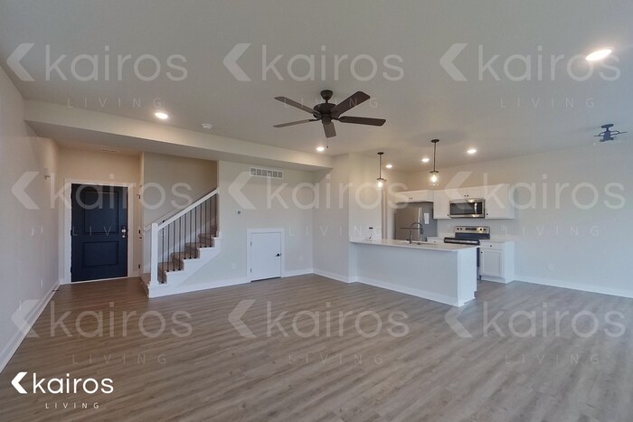 Building Photo - 6944 Holly Ct