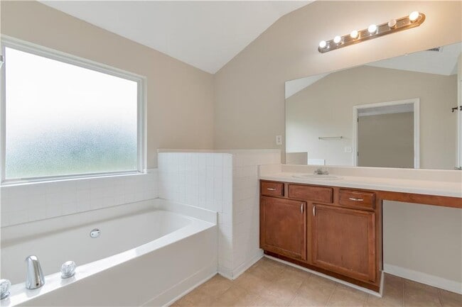 Building Photo - 3168 Meadow Point Dr