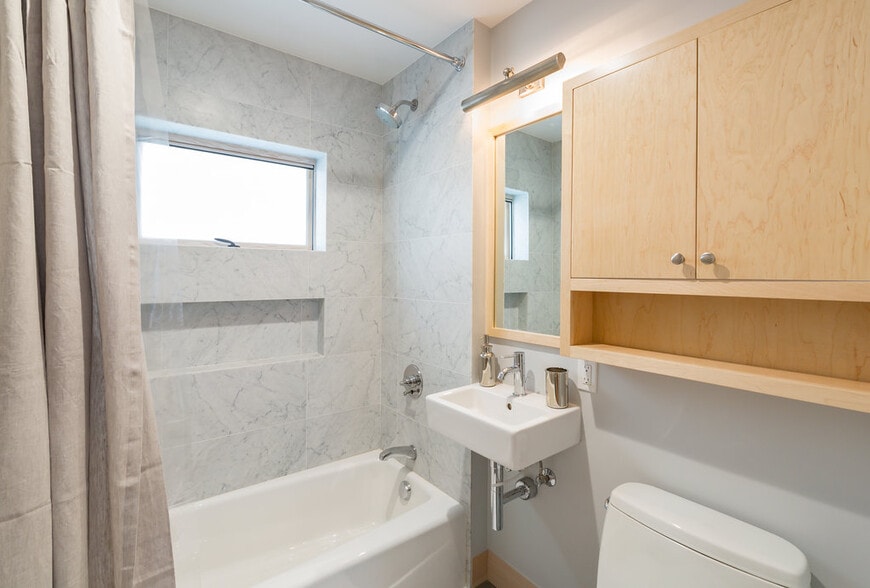 Building Photo - 814 Monterey Blvd