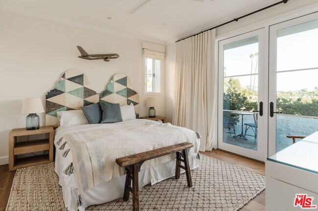 Building Photo - 5770 Busch Dr