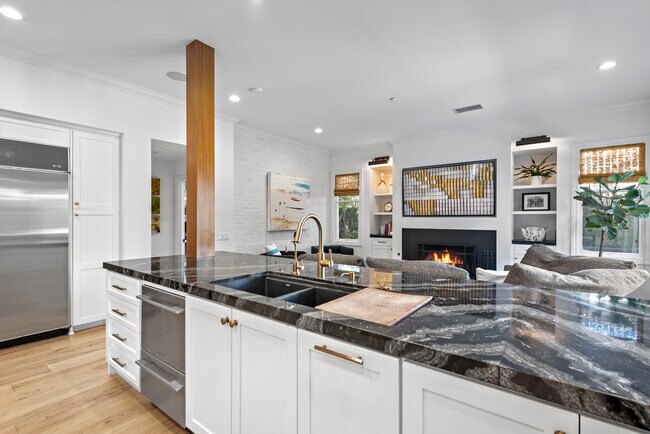 Building Photo - 20 Cape Danbury