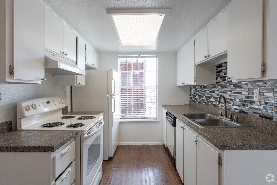 1BR, 1BA - 675SF - San Miguel