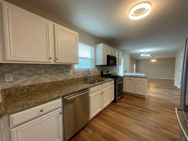 Building Photo - 408 Canoga Ct