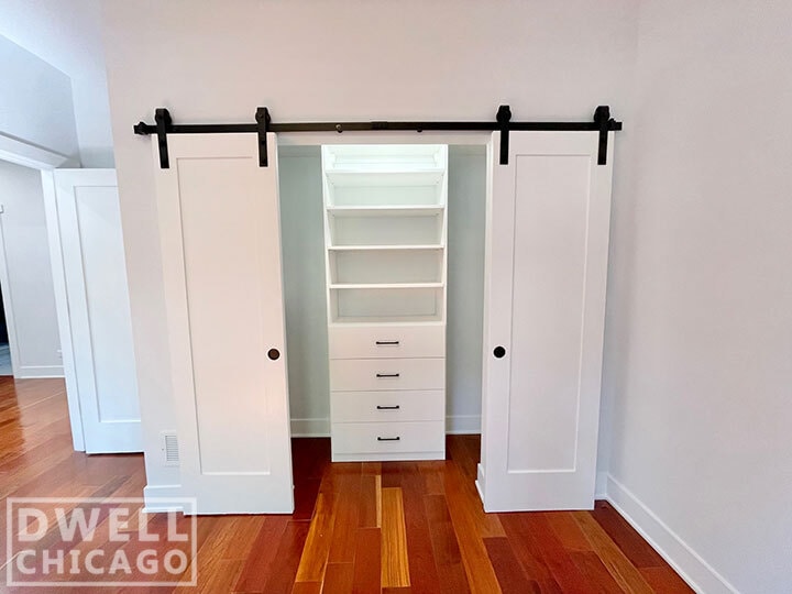 Building Photo - 4010 W Warwick Ave