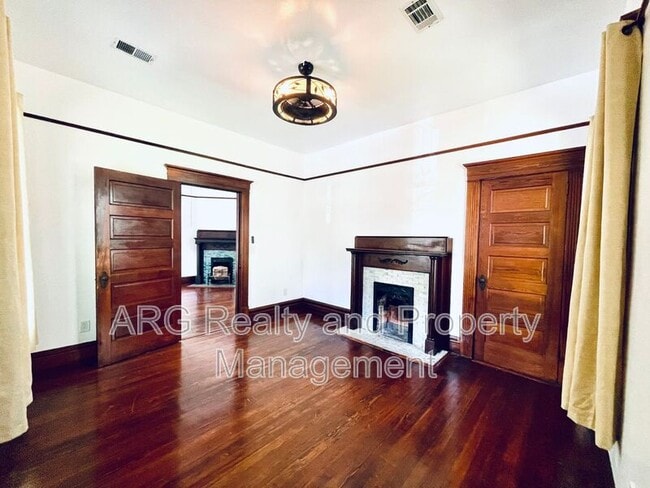 Building Photo - 487 Boulevard SE