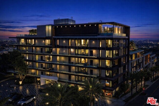 Building Photo - 8420 Sunset Blvd