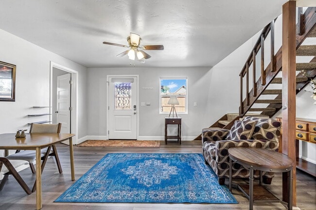 Building Photo - 4134 N Maroa Ave