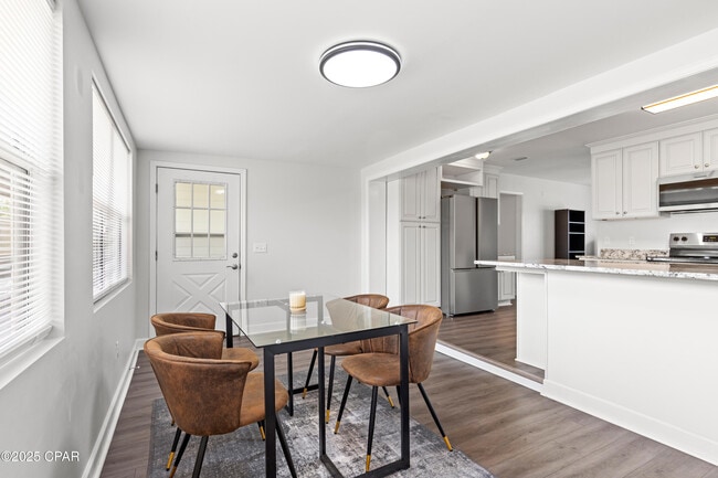 Building Photo - 1914 Clay Ave