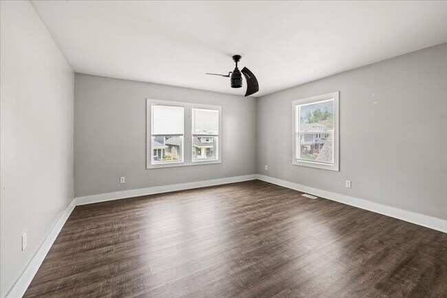Building Photo - 203-203 N Gray St