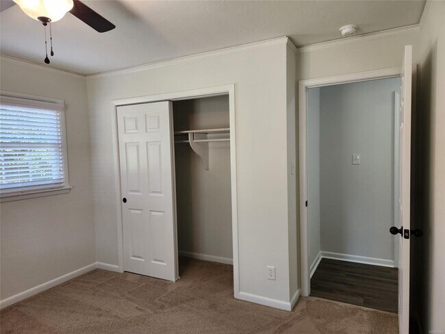 Building Photo - 628 Shadow Ln