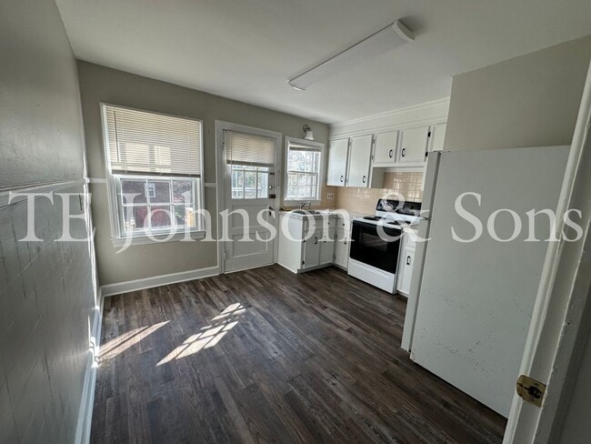 Building Photo - Charming 1-Bedroom Duplex in Winston-Salem