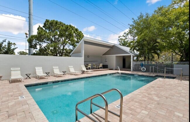 Building Photo - 9394 Westlinks Terrace