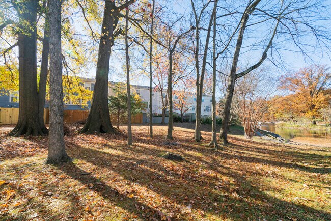 Building Photo - 4339 Cedarlake Ct