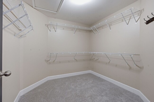 Building Photo - 2661 Avery Park Dr