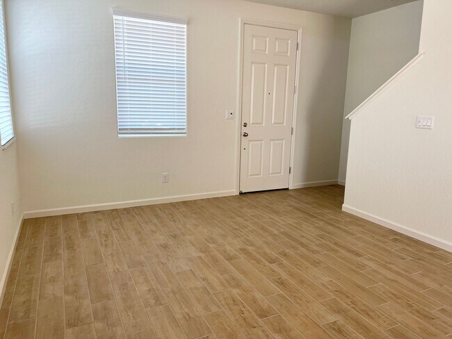 Building Photo - Brand new 3 bedroom / 2.5 bath in Clovis Unified School District