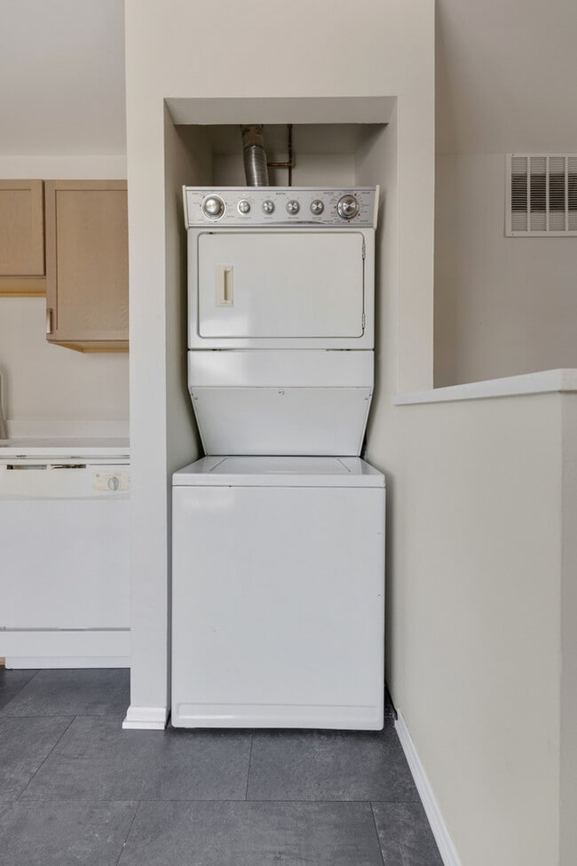 Building Photo - 86 Gant Cir