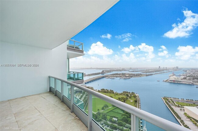 Building Photo - 900 Biscayne Blvd