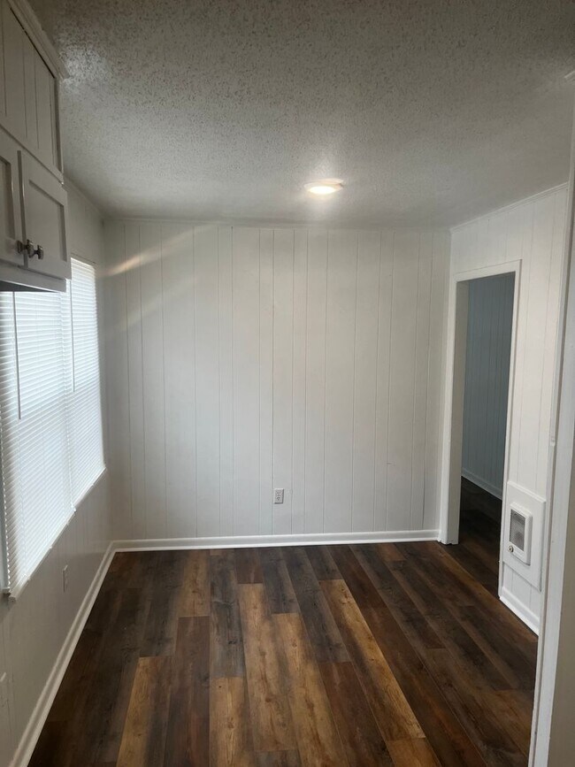 Building Photo - 114 Holly Cove