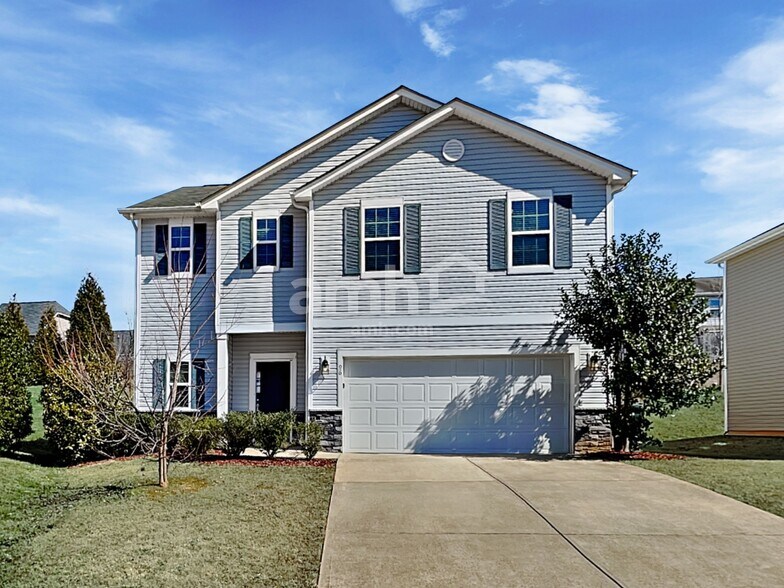 Primary Photo - 96 Yarmouth Dr