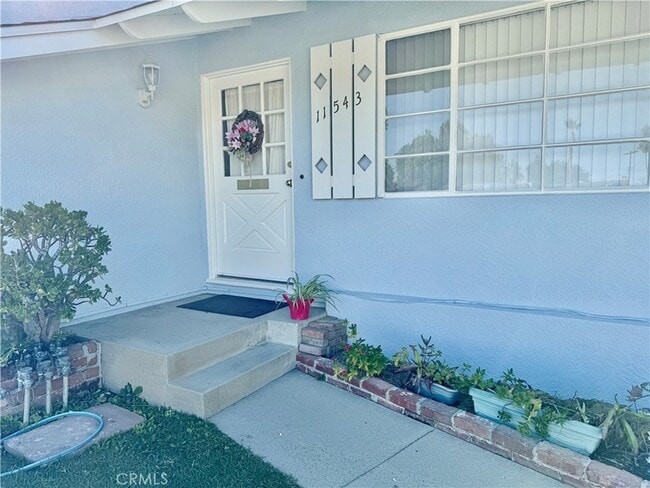 Building Photo - 11543 Swinton Ave