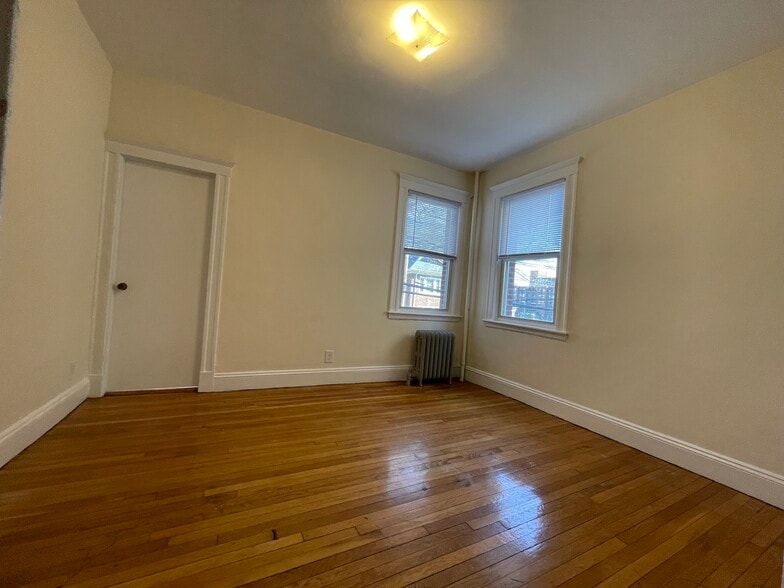 Building Photo - 14 Melvin Ave