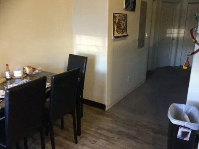 Building Photo - Studio Rental Near UNR