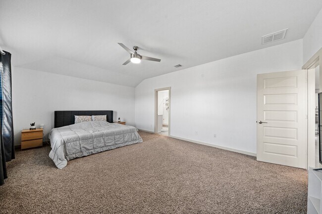 Building Photo - 30010 Reagans Rnch Dr