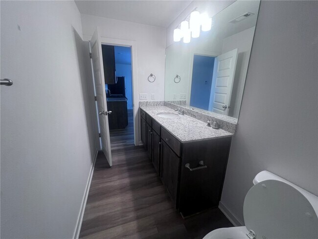 Building Photo - 2802 N Teresa Dr