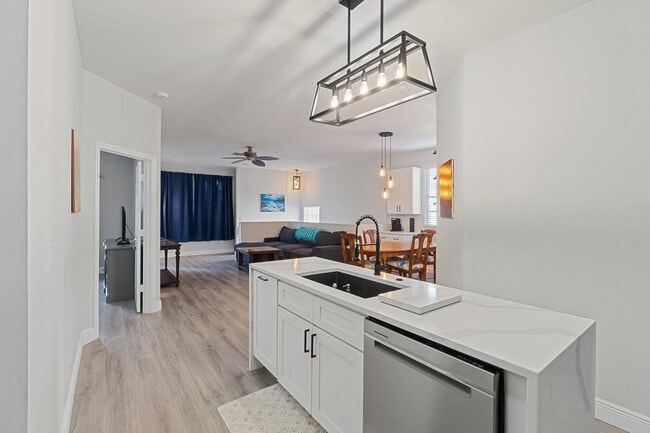 Building Photo - 113 Lighthouse Cir