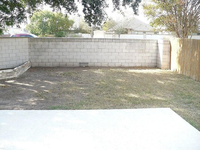 Building Photo - 1200 Kenneys Way