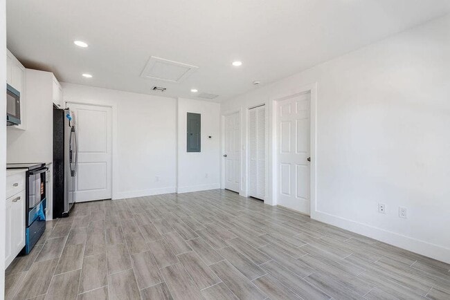 Building Photo - 3246 Jefferson St