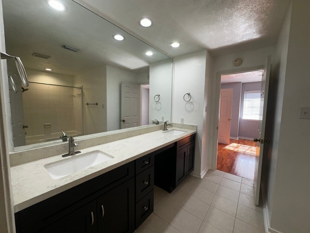 Building Photo - 4103 Pebble Beach Dr