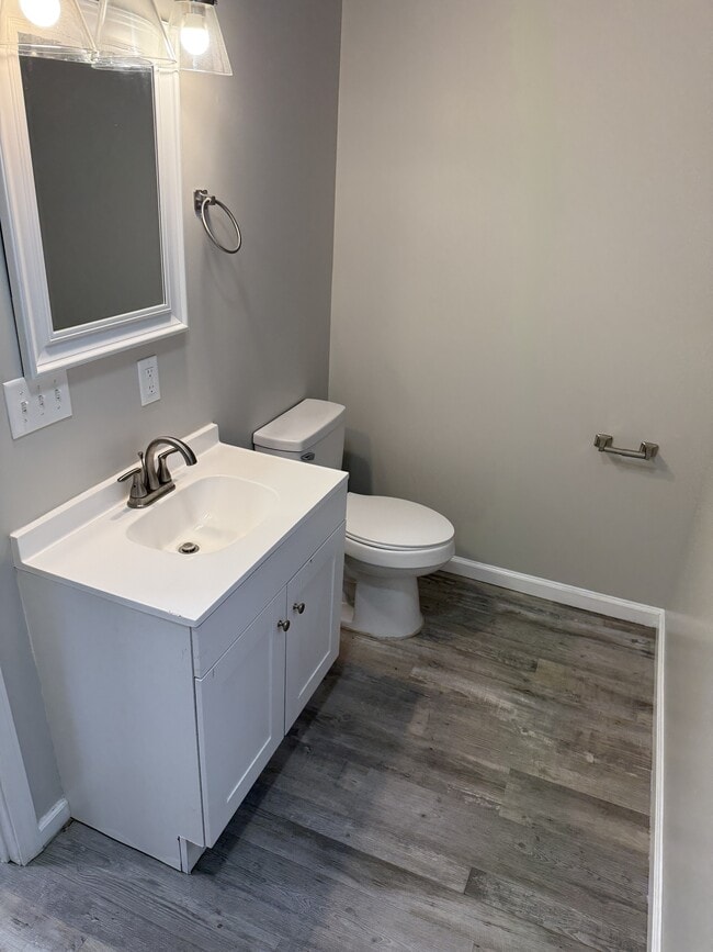 Building Photo - 821 Hazard Ave