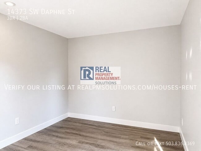 Building Photo - 14373 SW Daphne St