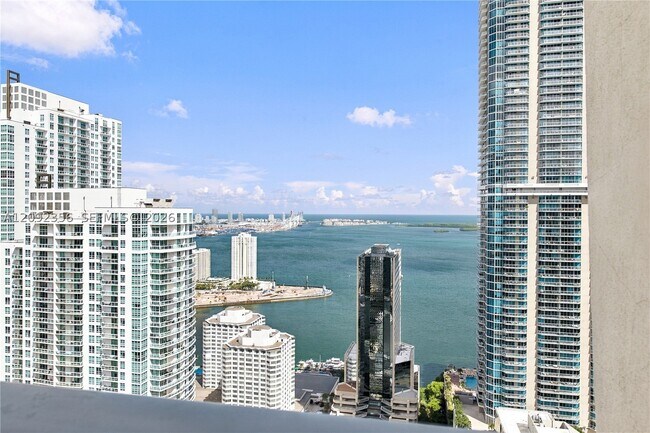 Building Photo - 1010 Brickell Ave