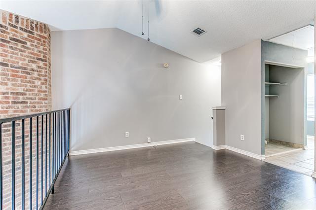 Building Photo - 12 Abbey Rd