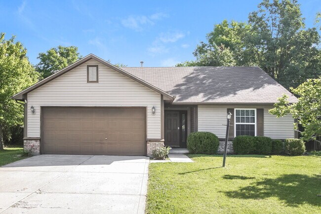 Building Photo - 12044 Pepperwood Dr