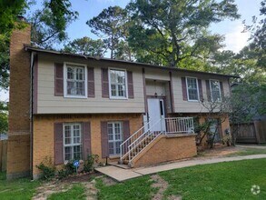 Building Photo - 3222 River Valley Dr