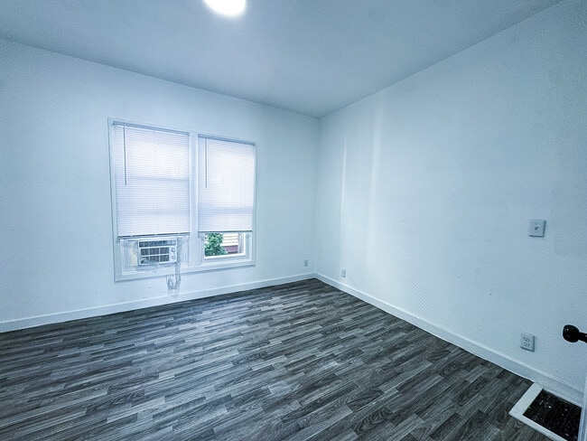 Building Photo - 1106 Portage Ave