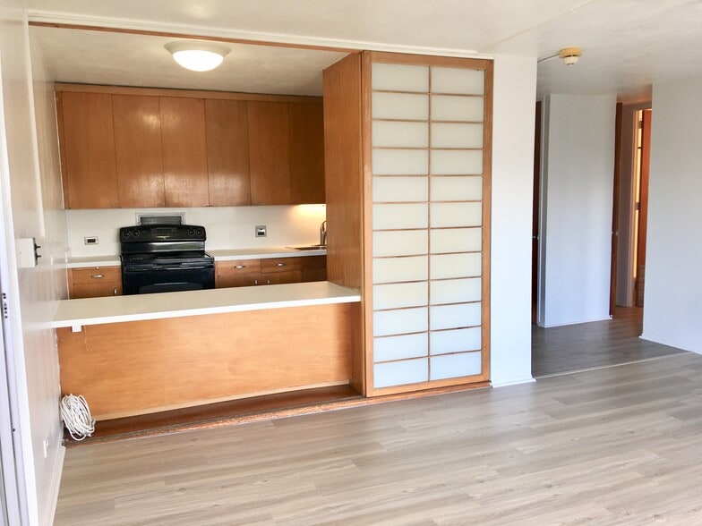 Building Photo - 1511 Nuuanu Ave