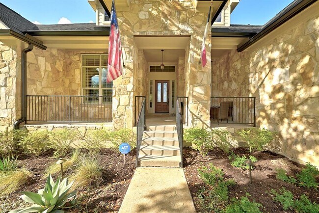 Building Photo - 131 Eaton Ln
