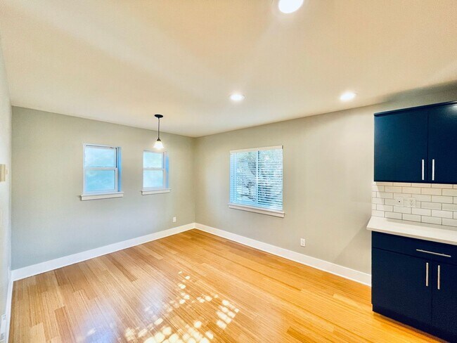 Building Photo - 1017 N 39th St