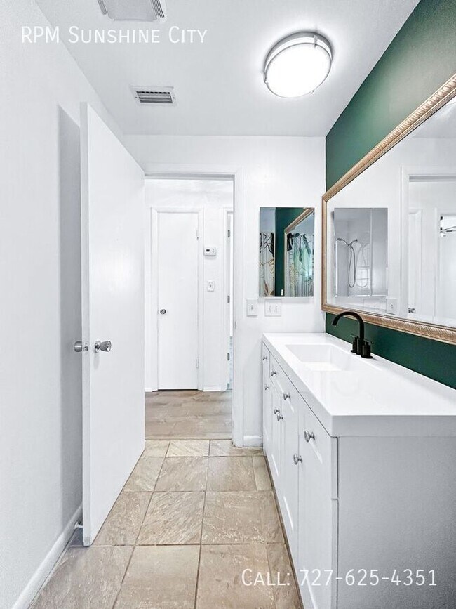 Building Photo - 3684 14th Ave SE