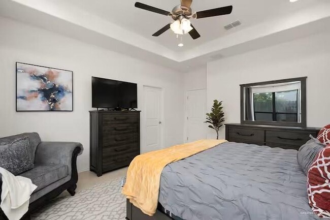 Building Photo - 23 S 5th St