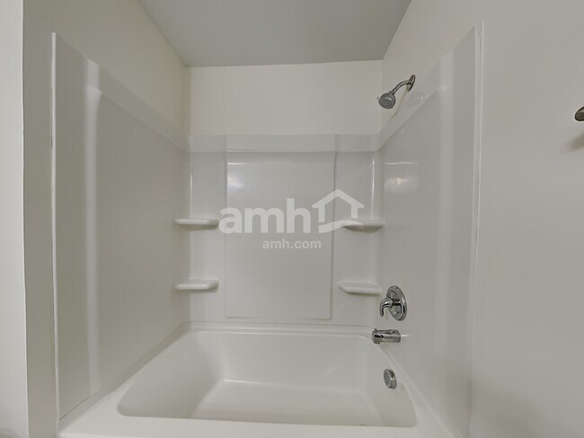 Building Photo - 123 Troupe Dr