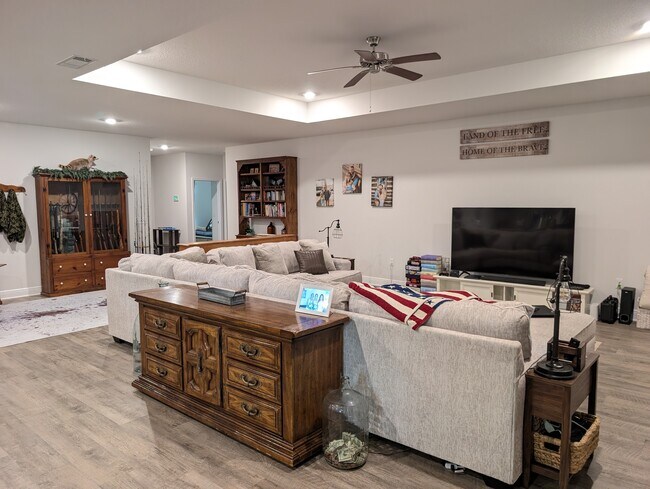 Building Photo - 7867 White Ash Ct