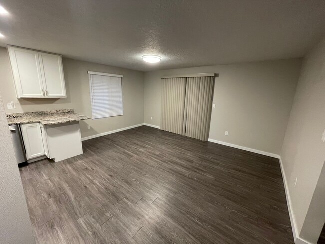 Building Photo - *** $1,000 OFF the 1st & 2nd months rent! ...