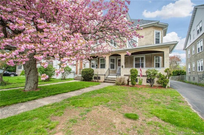 Primary Photo - 34 Maplewood Ave