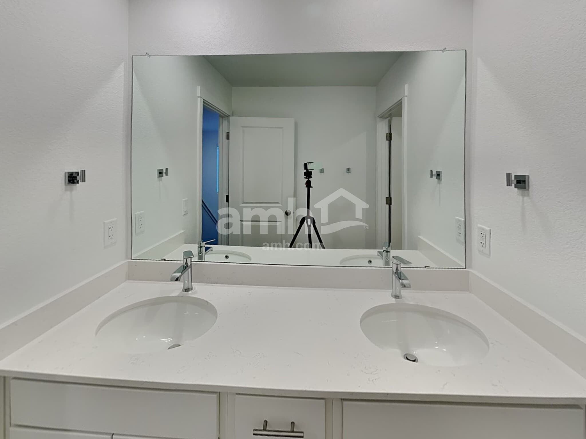 Building Photo - 26194 E Calhoun Pl