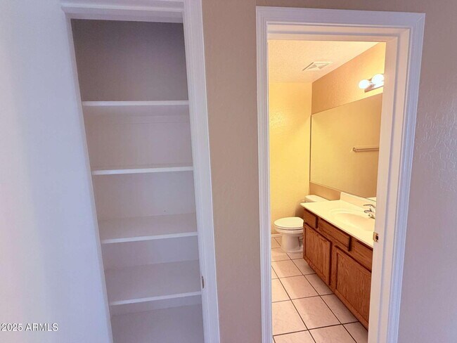 Building Photo - 2293 E Longhorn Pl